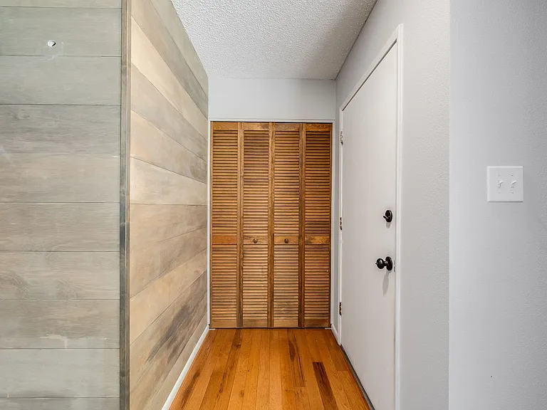 9026 E Mansfield Ave — Photo 3