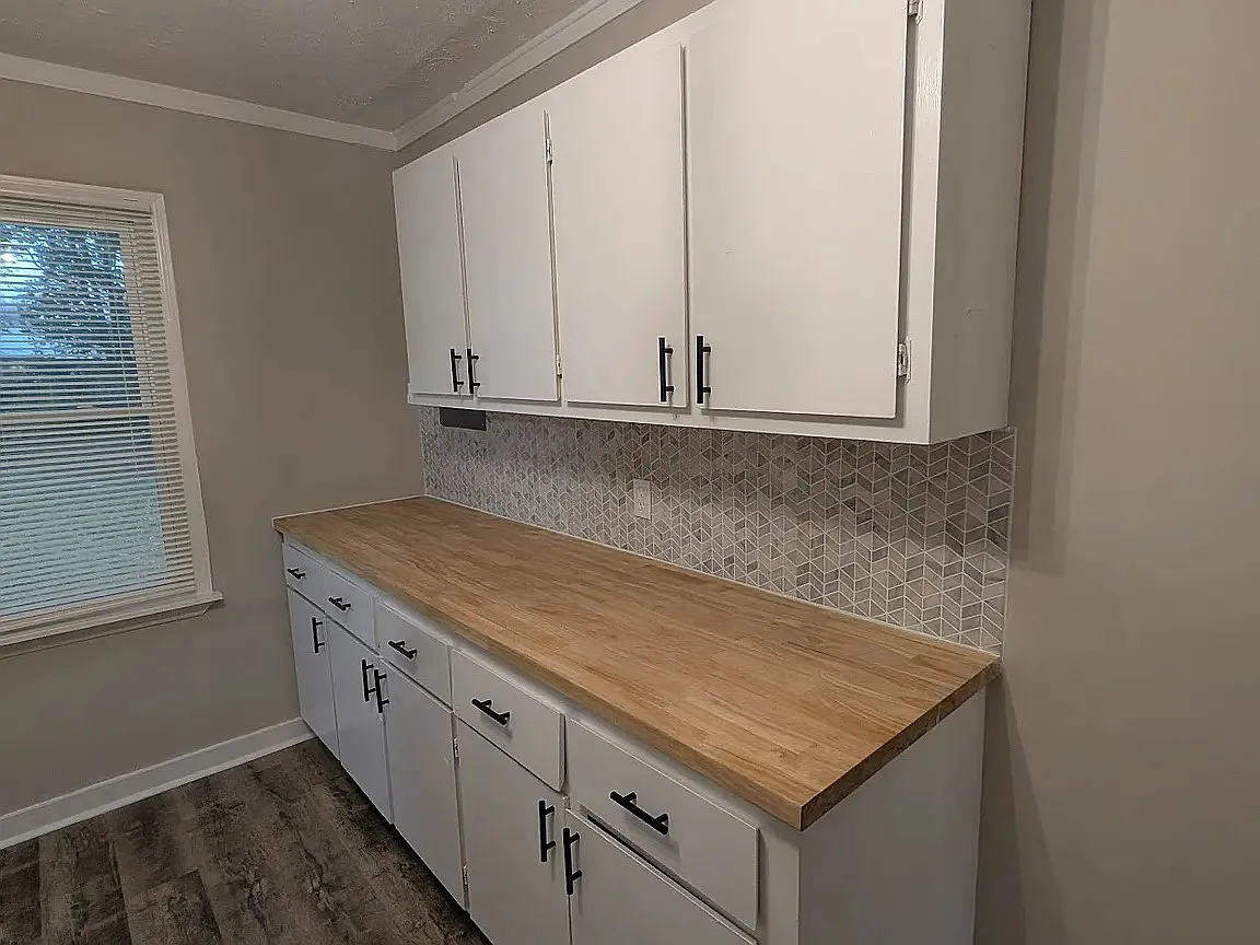 210 Crescent Drive - 1 — Photo 3