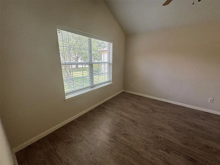 4818 Comal River Loop — Photo 9