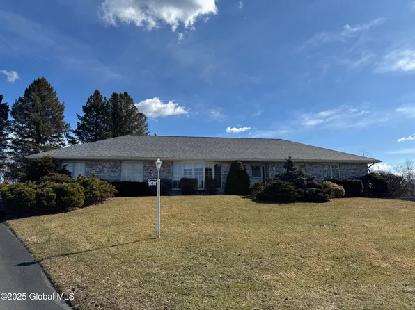 4 Buttercup Court, Waterford, NY 12188