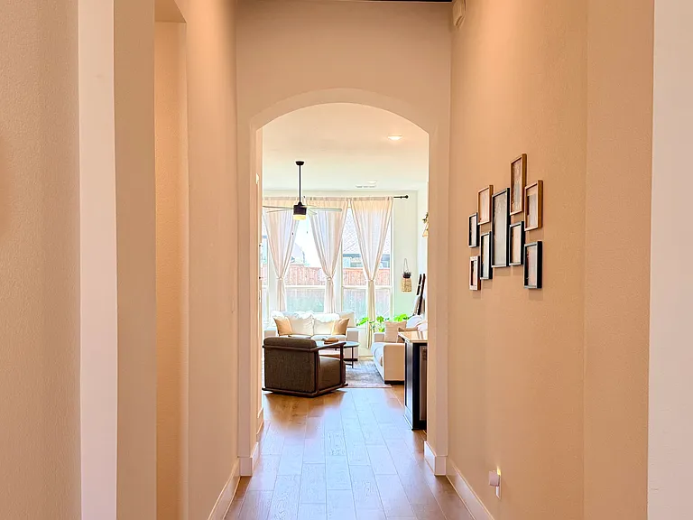 2433 Plumeria Ln — Photo 7