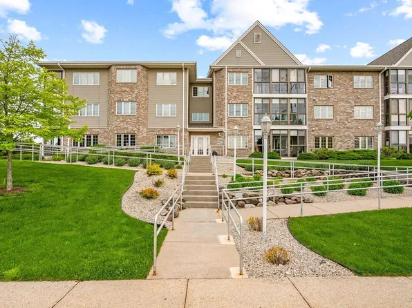 2125 1st AVENUE, Grafton, WI 53024