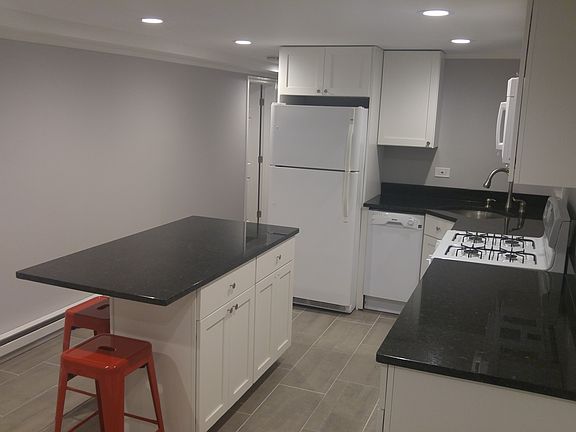 2nd image of 4019 W Barry Ave #G