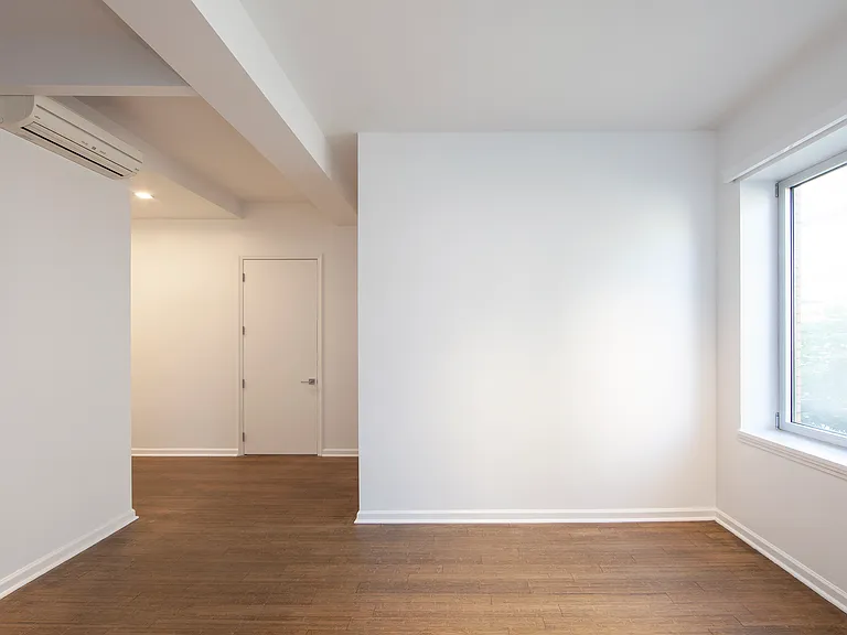 148 N 10th St #2C — Photo 4