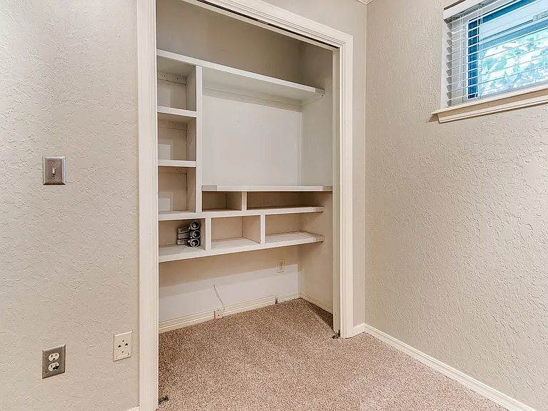 6313 Avalon Ln — Photo 47