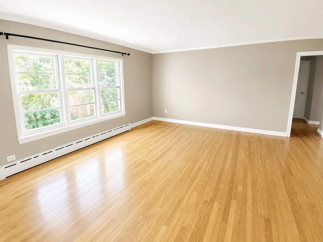 2 bed, 1200 sqft, $2,400 — Photo 3