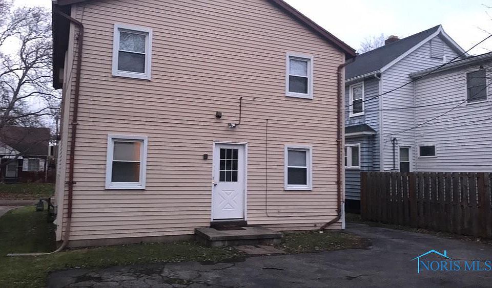 2nd image of 2211 Charlestown Ave