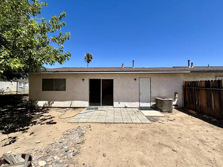 6816 Hemp Ct — Photo 16