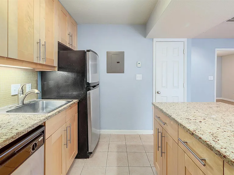7685 Northcross Dr #624 — Photo 2
