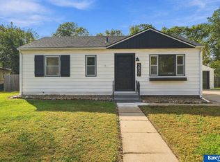 5921 Lee Cir, Lincoln, NE 68506