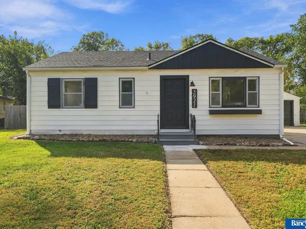 5921 Lee Cir, Lincoln, NE 68506