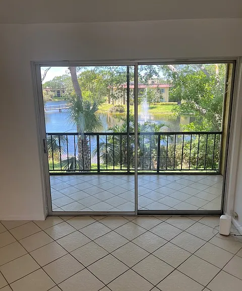 866 SW 9th Street Cir #205 — Photo 1