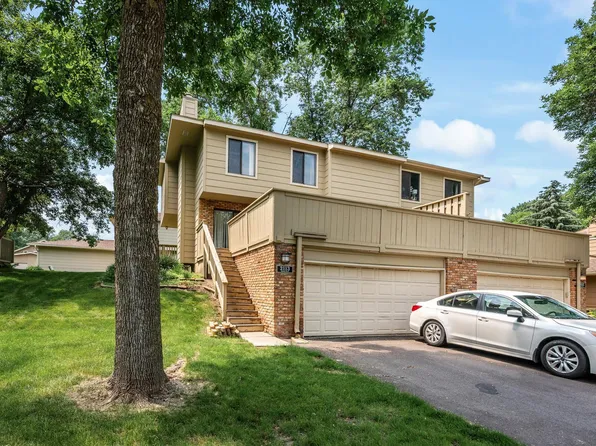 2113 Marquis Rd, Golden Valley, MN 55427