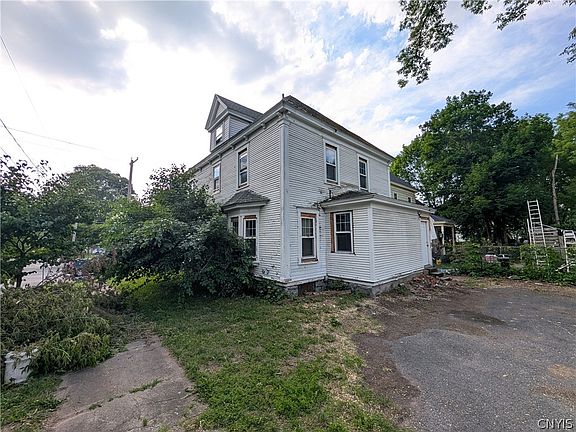 3rd image of 2223 S State St