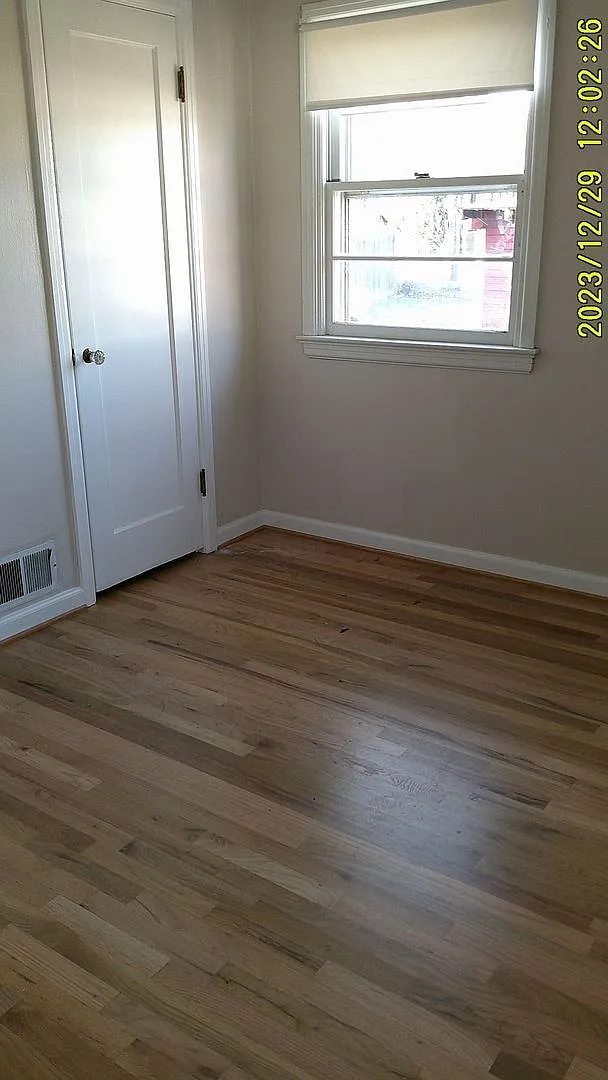 4 bed, 2.0 bath, 2104 sqft, $2,000 — Photo 4