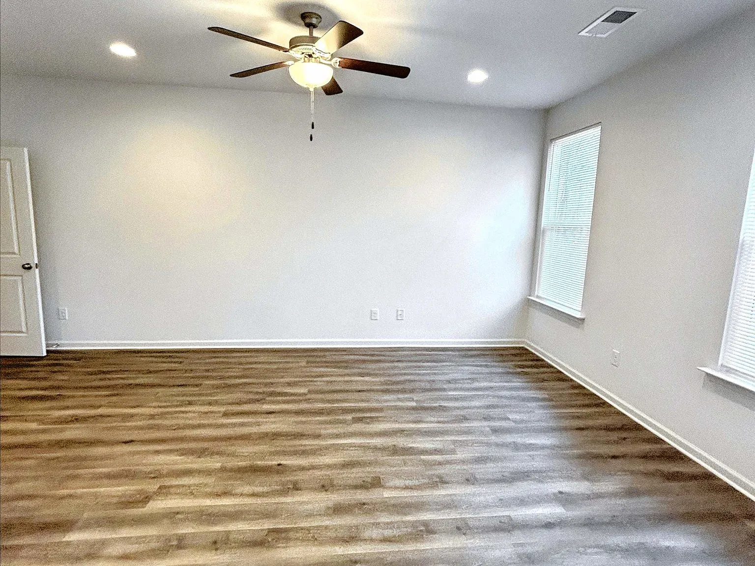 3 bed, 2.5 bath, 1485 sqft, $1,795 — Photo 4