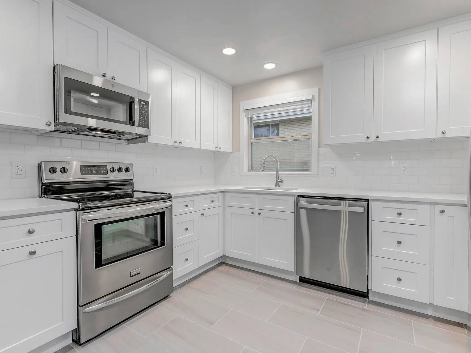 4 bed, 1776 sqft, $2,800 — Photo 1
