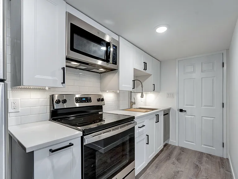 4814 NE 32nd Pl #B — Photo 3