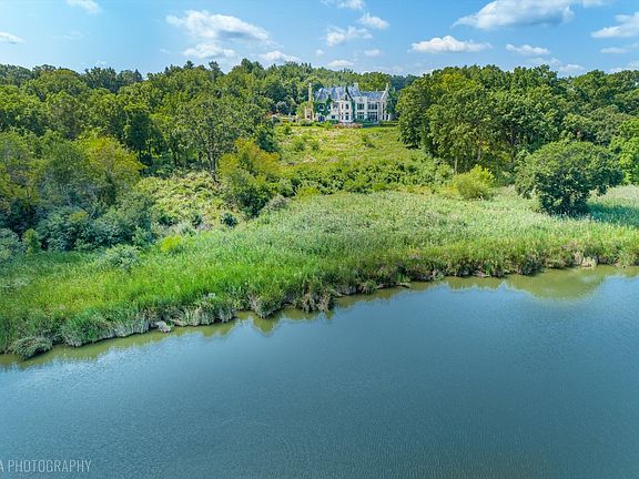 3rd image of 10 Goose Lake Dr