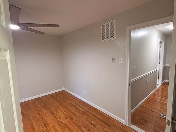 2nd image of 1007 S Water St