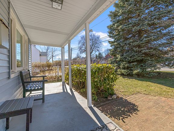 557 Old Stratfield Road