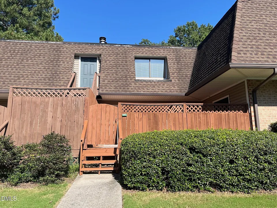 340 Summerwalk Cir