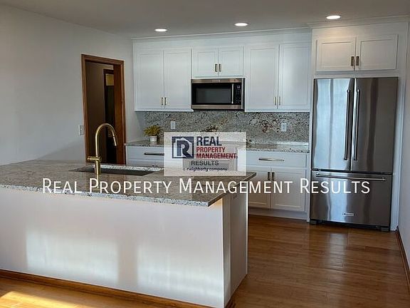 5th image of 603 W Water St