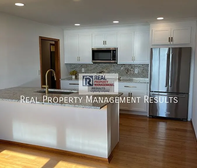 603 W Water St — Photo 5