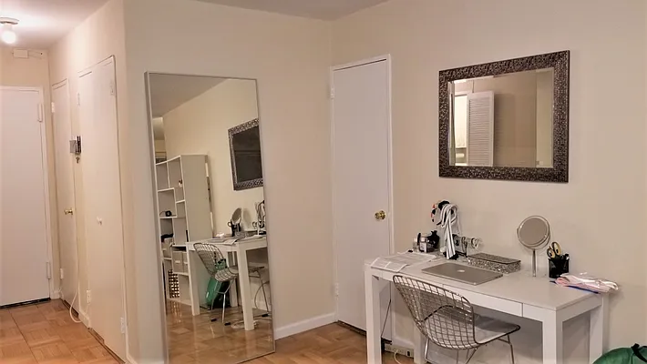 Rented by Buchbinder & Warren | media 8