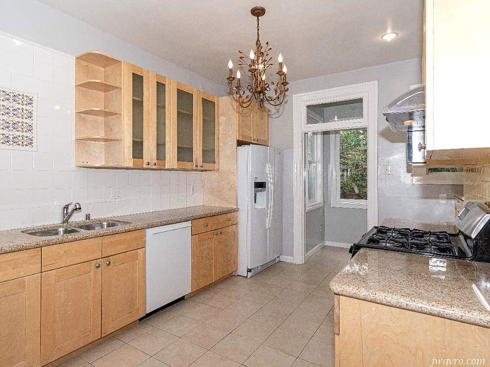 1st image of 775 Elizabeth St #773