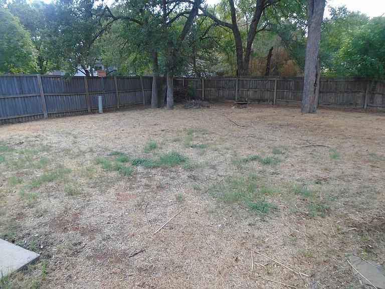 2207 McDowell Dr — Photo 14