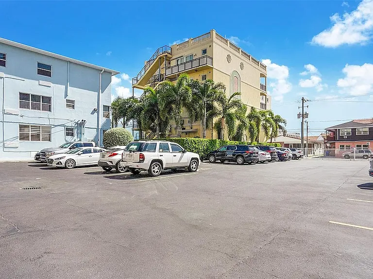 315 Van Buren St #107B — Photo 6