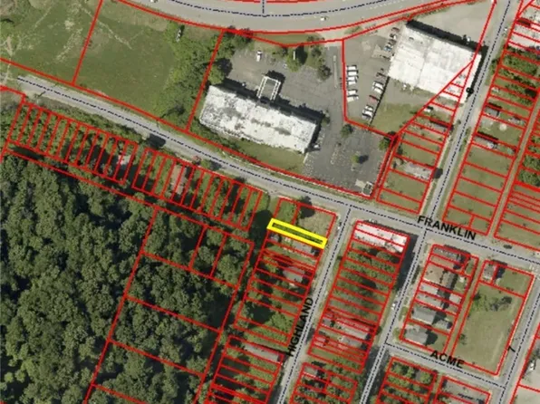 Highland Ave, Steubenville, OH 43952