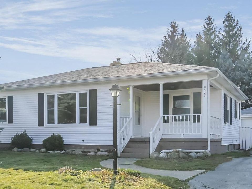 1st image of 8523 Freeland Ave SW