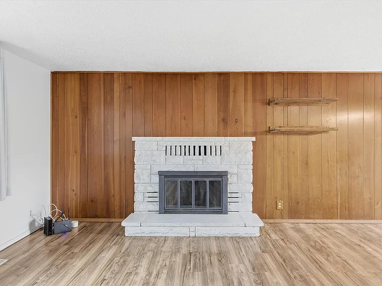 2500 Alma Dr — Photo 8