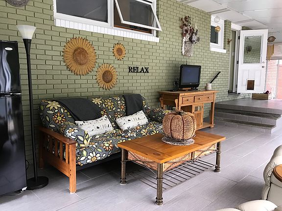 3 Season Room