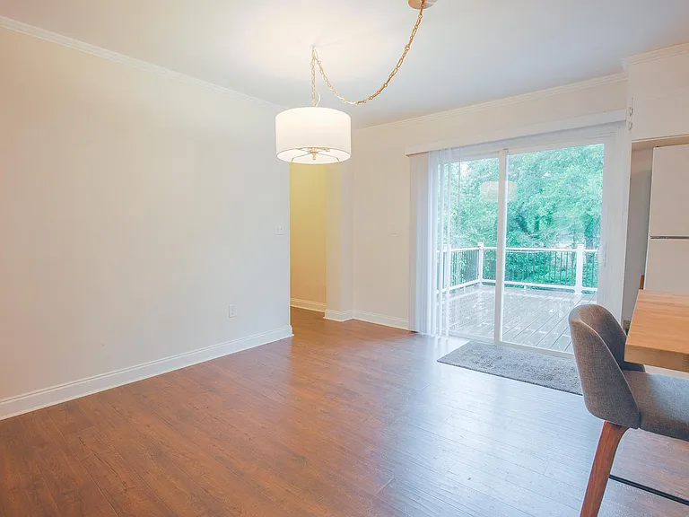82 Pleasantdale Cir — Photo 7