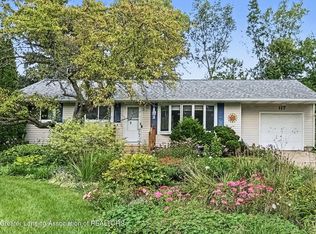 117 Woodhaven Dr, Lansing, MI 48917
