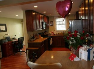 54 Dixon St, Newport, RI 02840
