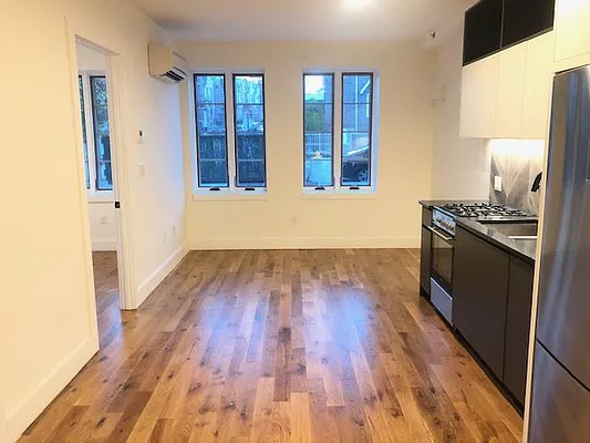 Rented by Lang Realty LLC | media 5