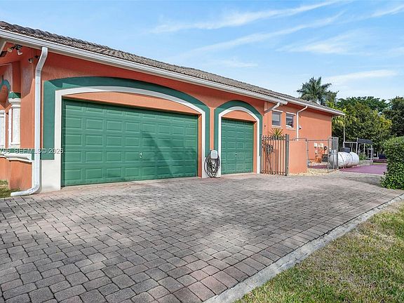 4th image of 16741 SW 282nd St