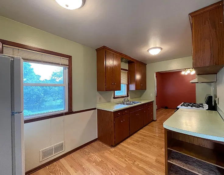 3370 Upper 143rd St W — Photo 10