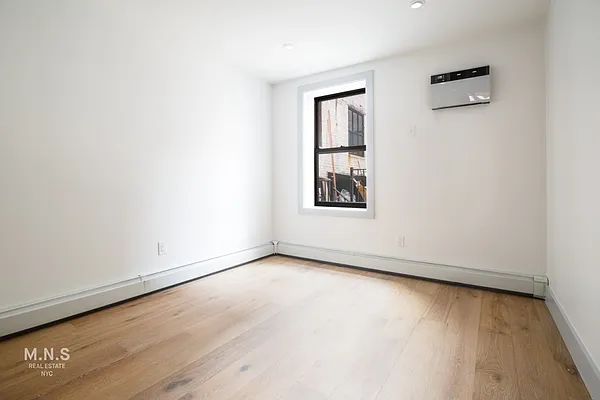 Rented by MNS | media 6