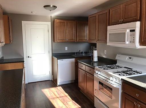 1st image of 24 Bartlett St #3