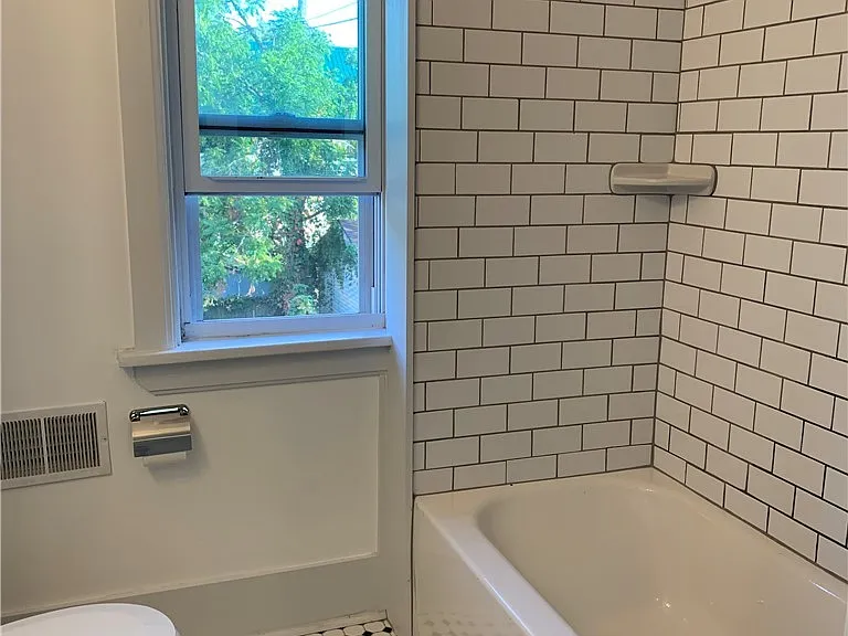 716 West Ave — Photo 7