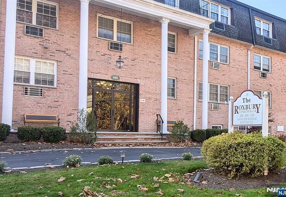 1st image of 550 Fairview Ave #5304