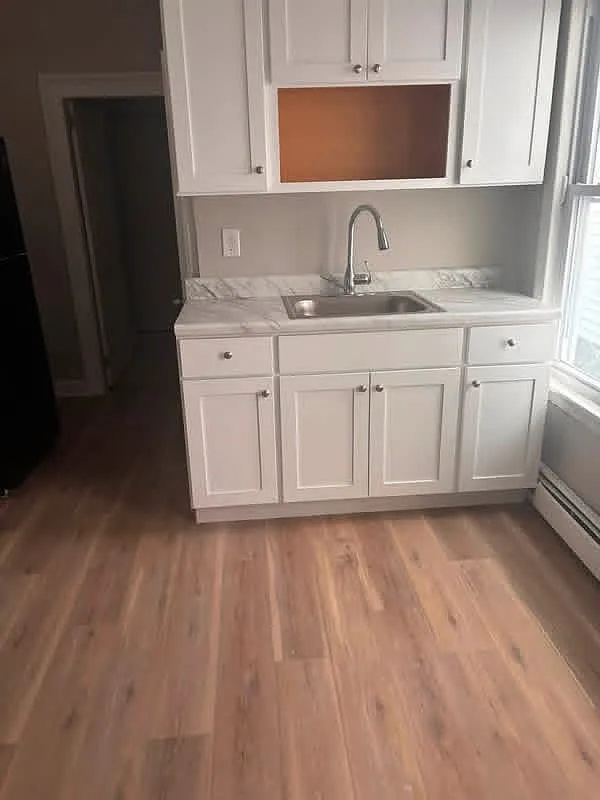 5 bed, 1663 sqft, $3,300 — Photo 2