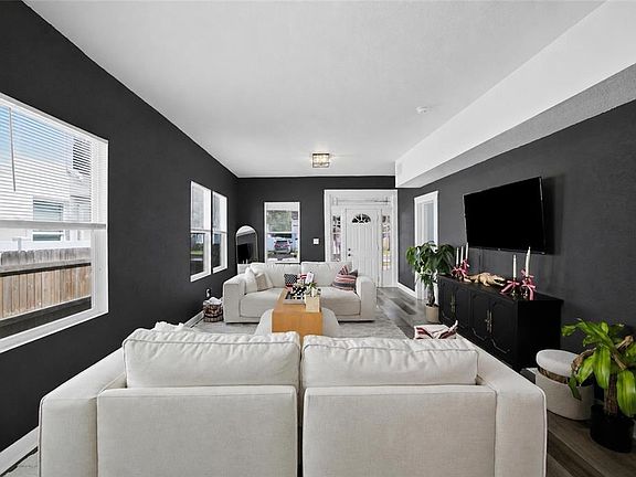 4th image of 2132 W BEACH STREET