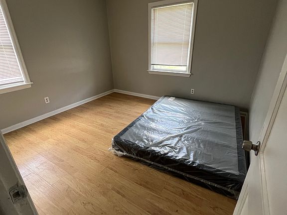 2nd image of 4046 Myra St
