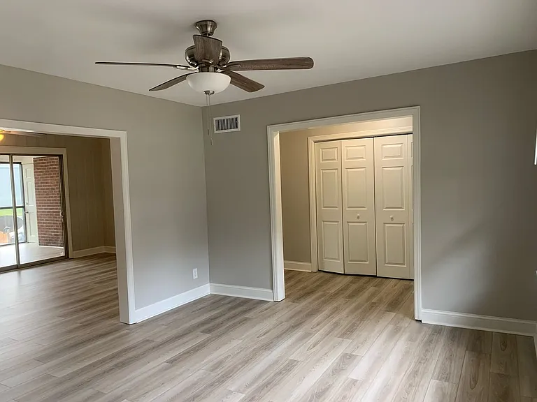 5 Berkley Pl — Photo 3
